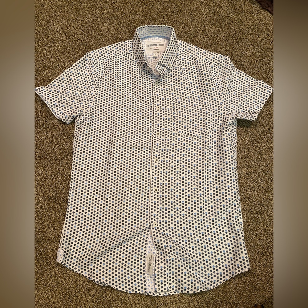 Men’s Size Small Casual Collared Button Down Shirt